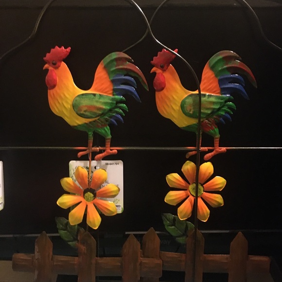 2 Metal Garden Fence - Picture 6 of 8